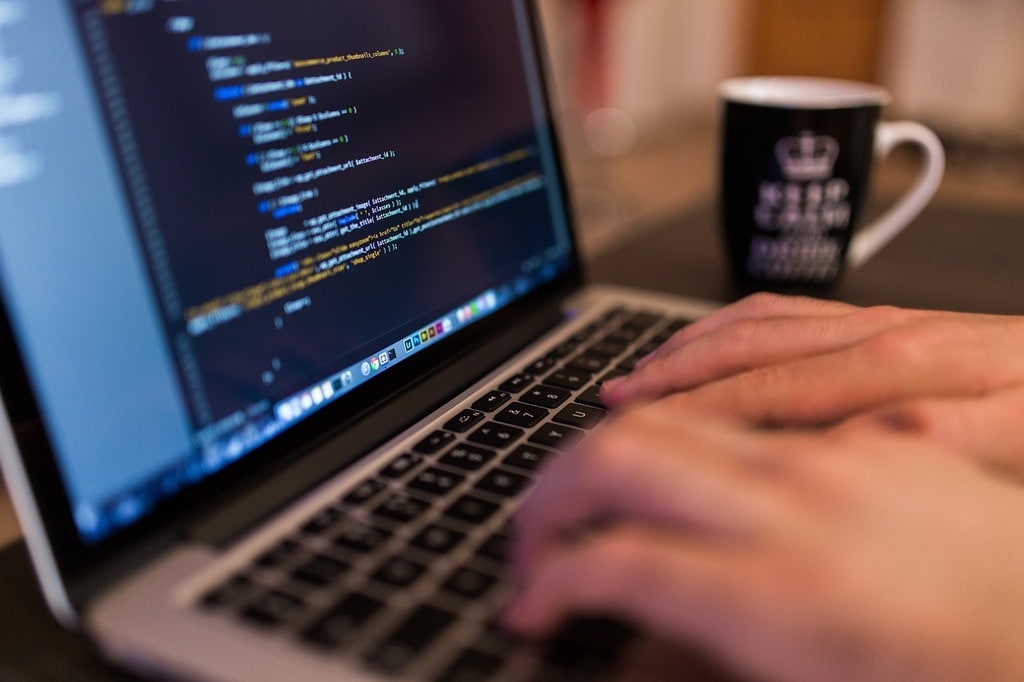 Qu'est-ce qu'un programme informatique en code natif ?
