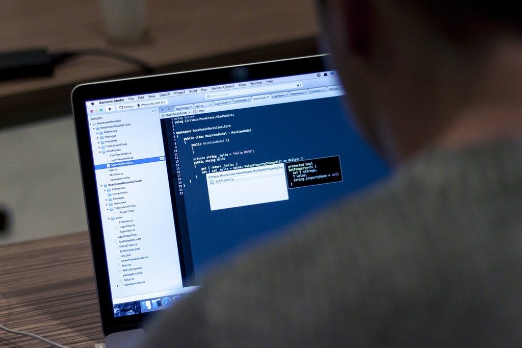 Les étapes clés pour un nouveau départ professionnel sur le web